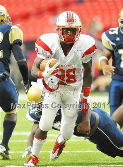 Thumbnail 1 in Sandy Creek vs. Drew (Great American Football Classic) photogallery.