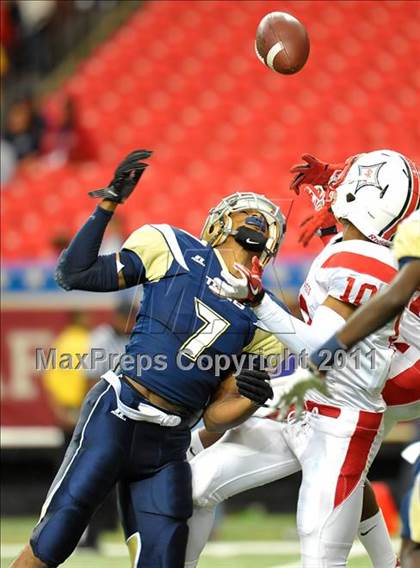 Thumbnail 3 in Sandy Creek vs. Drew (Great American Football Classic) photogallery.
