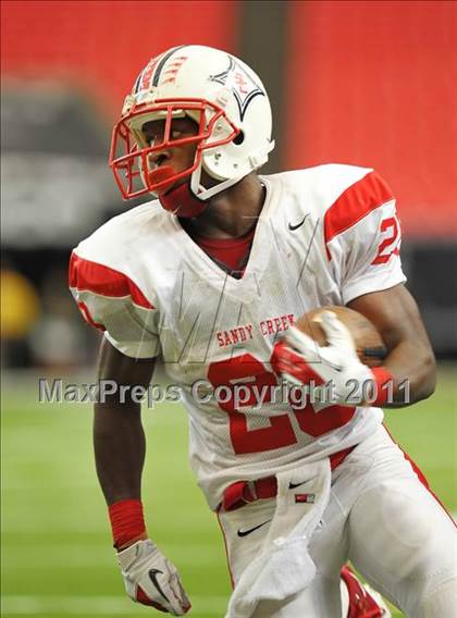 Thumbnail 3 in Sandy Creek vs. Drew (Great American Football Classic) photogallery.