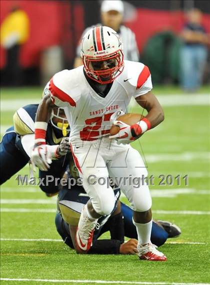 Thumbnail 3 in Sandy Creek vs. Drew (Great American Football Classic) photogallery.
