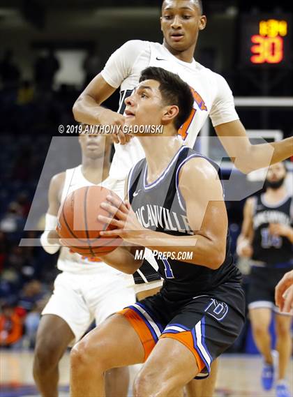 Thumbnail 2 in Whitney Young vs. Duncanville (Chicago Elite Classic) photogallery.