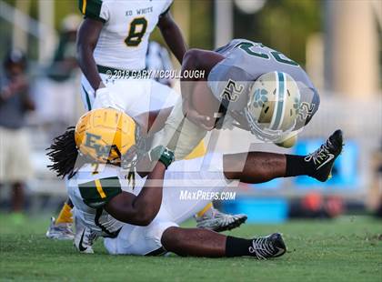 Thumbnail 3 in White @ Nease photogallery.