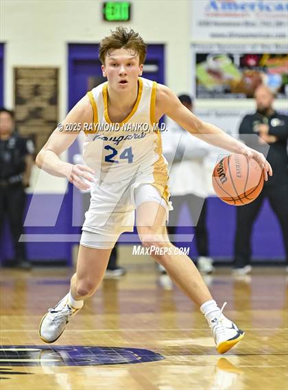 Thumbnail 2 in Mt. Vernon vs. Greenfield-Central (IHSAA 4A Section 9 Championship)  photogallery.
