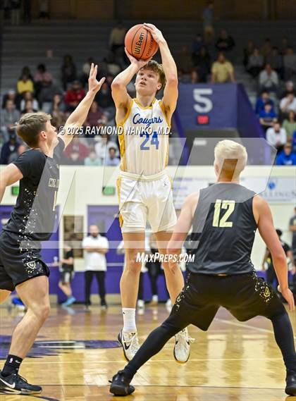 Thumbnail 1 in Mt. Vernon vs. Greenfield-Central (IHSAA 4A Section 9 Championship)  photogallery.