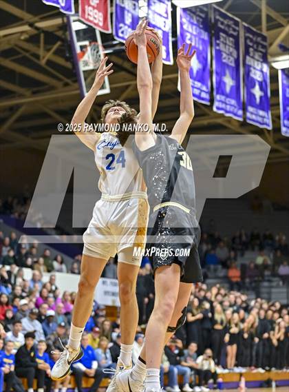 Thumbnail 3 in Mt. Vernon vs. Greenfield-Central (IHSAA 4A Section 9 Championship)  photogallery.