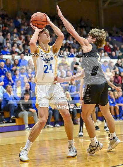 Thumbnail 3 in Mt. Vernon vs. Greenfield-Central (IHSAA 4A Section 9 Championship)  photogallery.