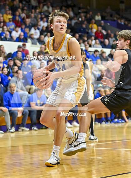 Thumbnail 3 in Mt. Vernon vs. Greenfield-Central (IHSAA 4A Section 9 Championship)  photogallery.