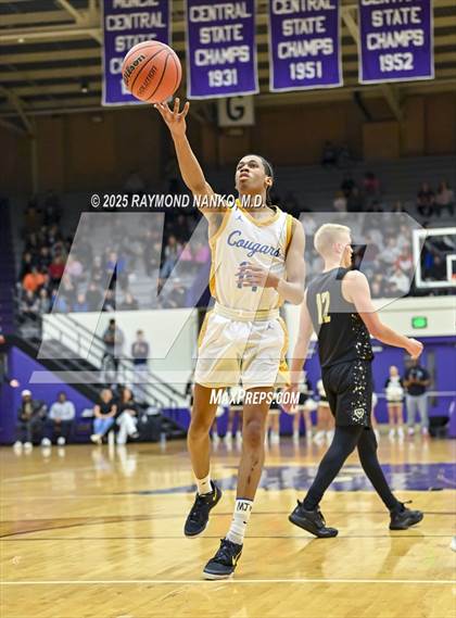 Thumbnail 2 in Mt. Vernon vs. Greenfield-Central (IHSAA 4A Section 9 Championship)  photogallery.