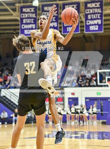 Thumbnail 1 in Mt. Vernon vs. Greenfield-Central (IHSAA 4A Section 9 Championship)  photogallery.