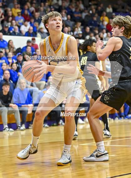 Thumbnail 1 in Mt. Vernon vs. Greenfield-Central (IHSAA 4A Section 9 Championship)  photogallery.