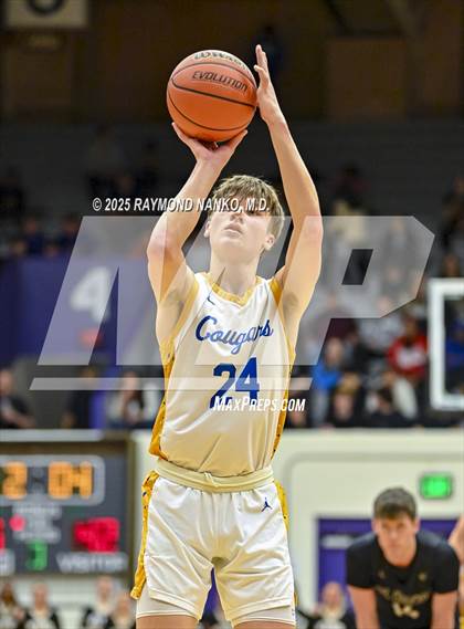 Thumbnail 2 in Mt. Vernon vs. Greenfield-Central (IHSAA 4A Section 9 Championship)  photogallery.