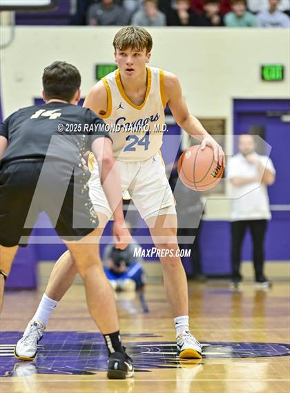 Thumbnail 3 in Mt. Vernon vs. Greenfield-Central (IHSAA 4A Section 9 Championship)  photogallery.