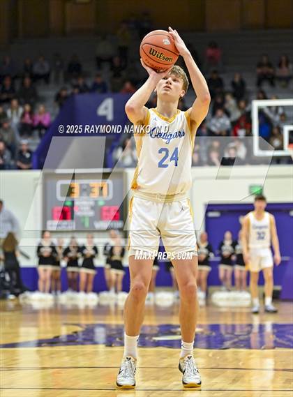 Thumbnail 3 in Mt. Vernon vs. Greenfield-Central (IHSAA 4A Section 9 Championship)  photogallery.