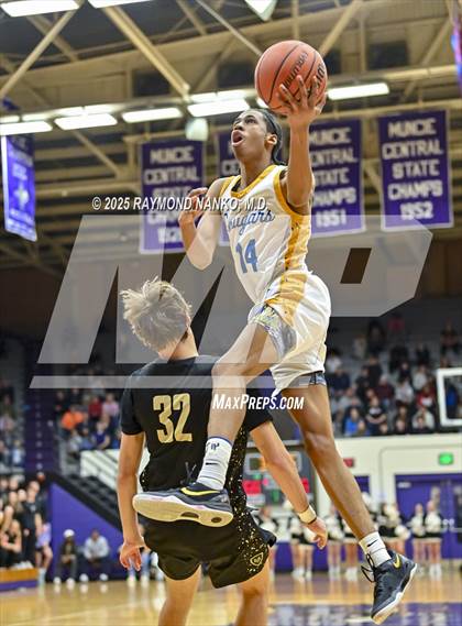 Thumbnail 3 in Mt. Vernon vs. Greenfield-Central (IHSAA 4A Section 9 Championship)  photogallery.