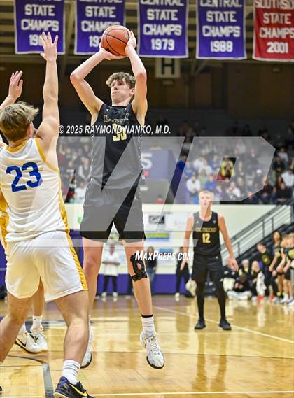 Thumbnail 3 in Mt. Vernon vs. Greenfield-Central (IHSAA 4A Section 9 Championship)  photogallery.