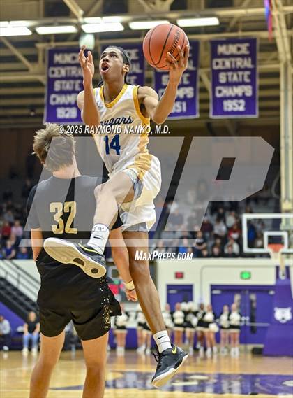 Thumbnail 2 in Mt. Vernon vs. Greenfield-Central (IHSAA 4A Section 9 Championship)  photogallery.