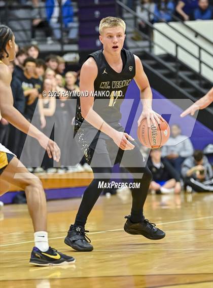 Thumbnail 1 in Mt. Vernon vs. Greenfield-Central (IHSAA 4A Section 9 Championship)  photogallery.