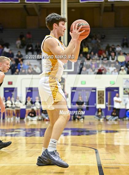 Thumbnail 3 in Mt. Vernon vs. Greenfield-Central (IHSAA 4A Section 9 Championship)  photogallery.