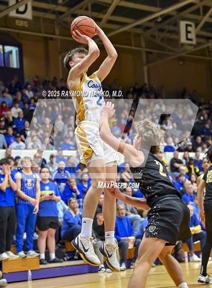 Thumbnail 1 in Mt. Vernon vs. Greenfield-Central (IHSAA 4A Section 9 Championship)  photogallery.