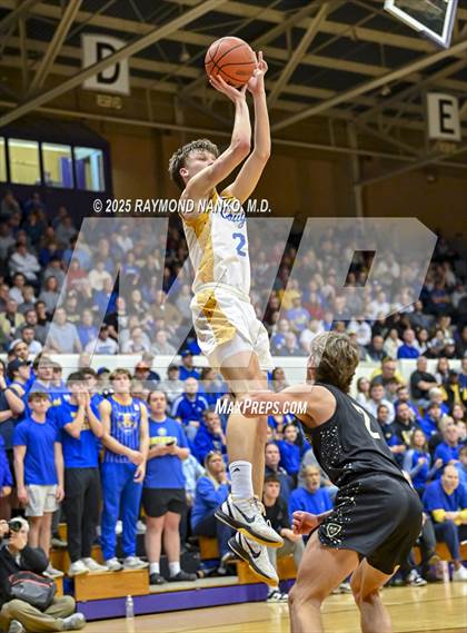 Thumbnail 2 in Mt. Vernon vs. Greenfield-Central (IHSAA 4A Section 9 Championship)  photogallery.