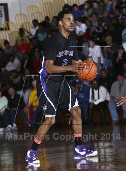 Thumbnail 2 in New Rochelle vs Mt. Vernon (Section 1 Class AA Quarterfinal) photogallery.