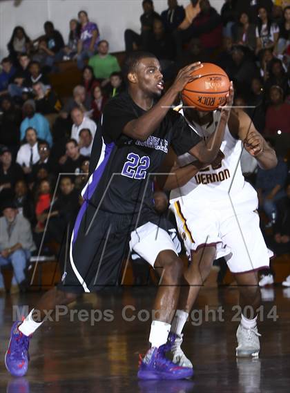 Thumbnail 2 in New Rochelle vs Mt. Vernon (Section 1 Class AA Quarterfinal) photogallery.