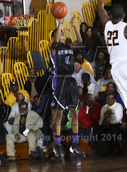 Thumbnail 3 in New Rochelle vs Mt. Vernon (Section 1 Class AA Quarterfinal) photogallery.