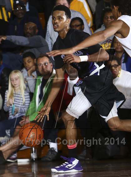Thumbnail 1 in New Rochelle vs Mt. Vernon (Section 1 Class AA Quarterfinal) photogallery.