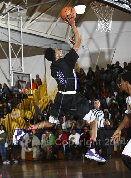 Thumbnail 3 in New Rochelle vs Mt. Vernon (Section 1 Class AA Quarterfinal) photogallery.