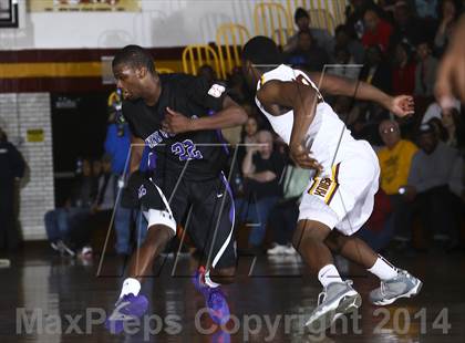 Thumbnail 3 in New Rochelle vs Mt. Vernon (Section 1 Class AA Quarterfinal) photogallery.
