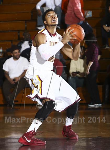 Thumbnail 1 in New Rochelle vs Mt. Vernon (Section 1 Class AA Quarterfinal) photogallery.
