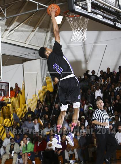 Thumbnail 2 in New Rochelle vs Mt. Vernon (Section 1 Class AA Quarterfinal) photogallery.