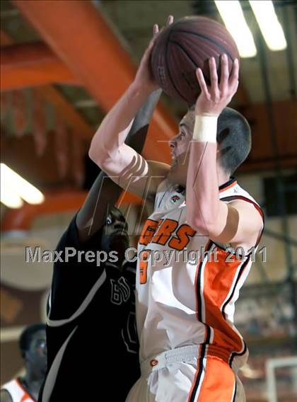 Thumbnail 1 in Butler @ Grissom photogallery.