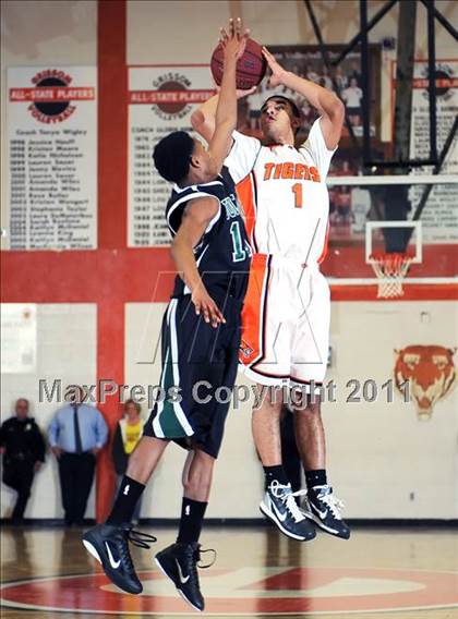 Thumbnail 3 in Butler @ Grissom photogallery.