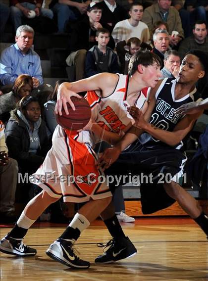 Thumbnail 3 in Butler @ Grissom photogallery.
