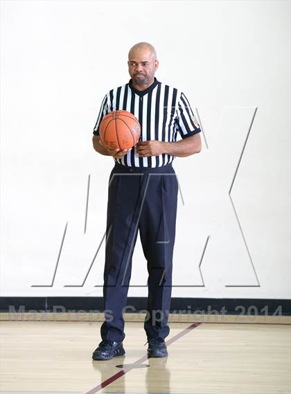 Thumbnail 1 in Torrance vs. Viewpoint (MaxPreps Holiday Classic) photogallery.