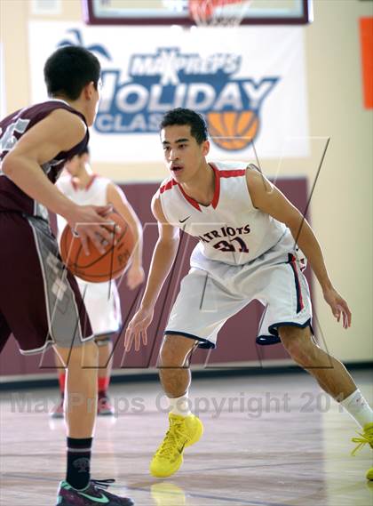Thumbnail 3 in Torrance vs. Viewpoint (MaxPreps Holiday Classic) photogallery.