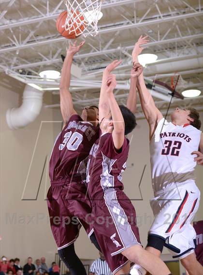 Thumbnail 2 in Torrance vs. Viewpoint (MaxPreps Holiday Classic) photogallery.