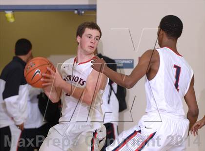 Thumbnail 3 in Torrance vs. Viewpoint (MaxPreps Holiday Classic) photogallery.