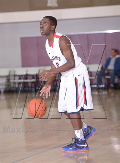 Thumbnail 3 in Torrance vs. Viewpoint (MaxPreps Holiday Classic) photogallery.