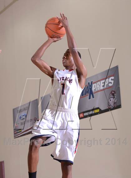 Thumbnail 1 in Torrance vs. Viewpoint (MaxPreps Holiday Classic) photogallery.