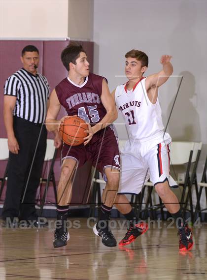 Thumbnail 2 in Torrance vs. Viewpoint (MaxPreps Holiday Classic) photogallery.