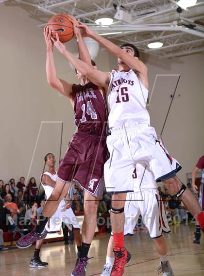 Thumbnail 1 in Torrance vs. Viewpoint (MaxPreps Holiday Classic) photogallery.