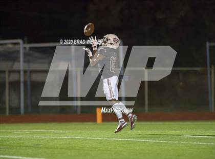 Thumbnail 2 in E.D. White @ De La Salle (LHSAA Semifinal Playoff) photogallery.