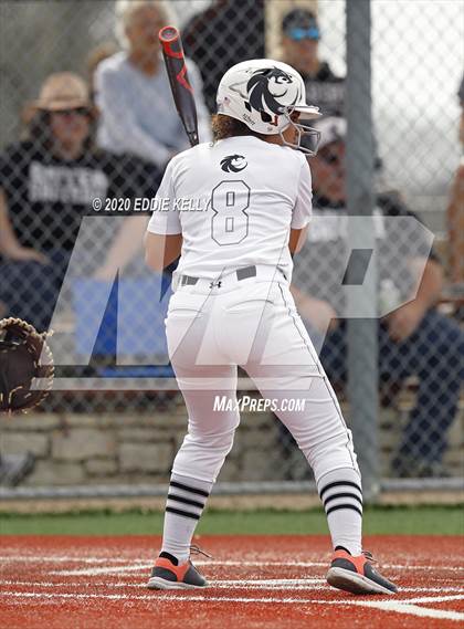Thumbnail 3 in Denton Guyer vs Denison (Allen Tournament) photogallery.