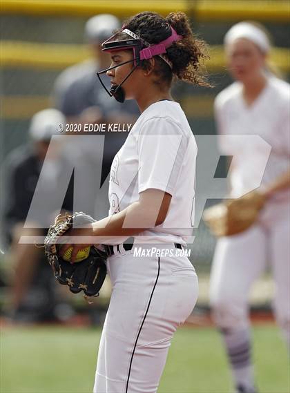 Thumbnail 2 in Denton Guyer vs Denison (Allen Tournament) photogallery.