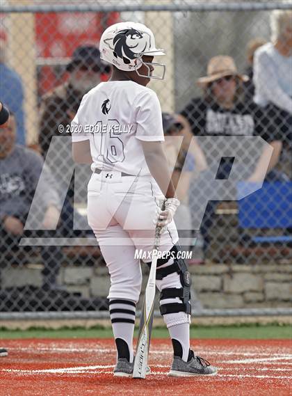 Thumbnail 2 in Denton Guyer vs Denison (Allen Tournament) photogallery.