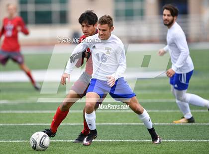 Thumbnail 1 in Lee [Robert E.] vs Tivy (New Braunfels Tournament) photogallery.