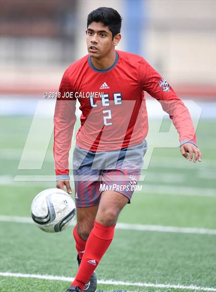 Thumbnail 2 in Lee [Robert E.] vs Tivy (New Braunfels Tournament) photogallery.