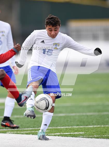 Thumbnail 2 in Lee [Robert E.] vs Tivy (New Braunfels Tournament) photogallery.